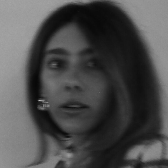 MEET IVANA REVIC - Picture 7 of 7